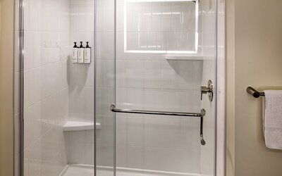 Crowne Plaza Cleveland at Playhouse Square by IHG