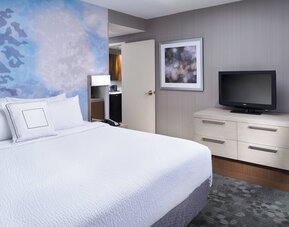 Courtyard by Marriott Cleveland Airport North