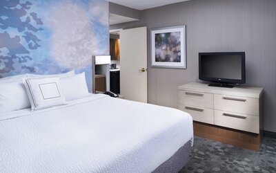 Courtyard by Marriott Cleveland Airport North