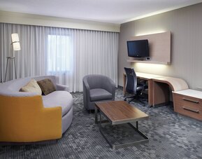 Courtyard by Marriott Cleveland Airport North