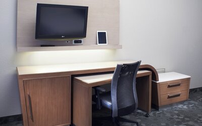 Courtyard by Marriott Cleveland Airport North