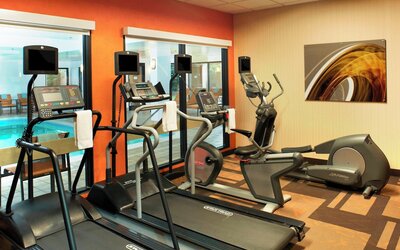 Courtyard by Marriott Cleveland Airport North
