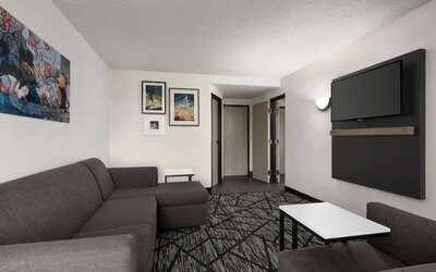 Deluxe Suite, 1 King Bed, Accessible, Non Smoking (Mobility Accessible)
