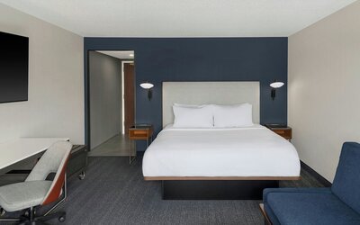 Courtyard by Marriott Cleveland Airport South
