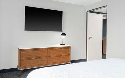 Courtyard by Marriott Cleveland Airport South
