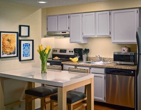 Sonesta Simply Suites Cleveland Airport
