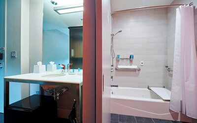 Aloft by Marriott Cleveland Airport