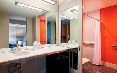 Aloft by Marriott Cleveland Airport