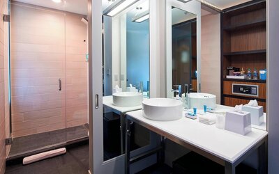 Aloft by Marriott Cleveland Airport