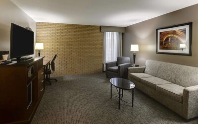 Drury Inn & Suites Columbus Dublin