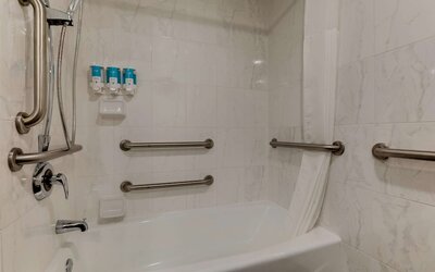 Drury Inn & Suites Columbus Dublin