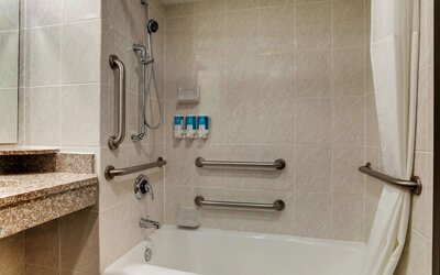 Drury Inn & Suites Columbus Dublin