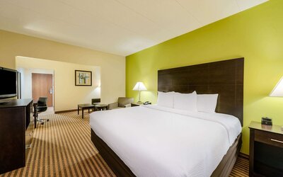 La Quinta Inn & Suites by Wyndham Columbus - Grove City
