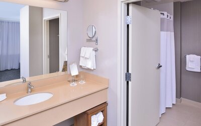 Courtyard by Marriott Columbus Grove City