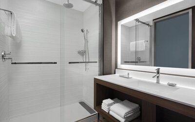 AC Hotel by Marriott Columbus Downtown