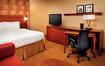 Courtyard by Marriott Columbus Worthington