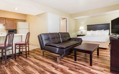 Hawthorn Extended Stay by Wyndham Columbus North