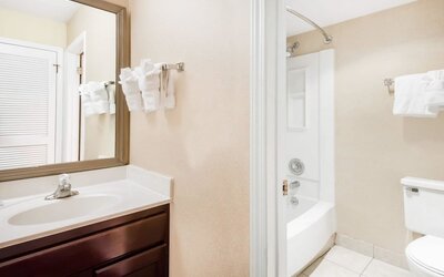 Hawthorn Extended Stay by Wyndham Columbus North