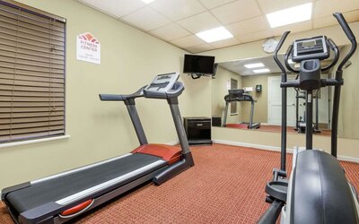 Hawthorn Extended Stay by Wyndham Columbus North