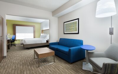 Holiday Inn Express & Suites Columbus Airport East by IHG
