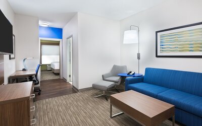 Holiday Inn Express & Suites Columbus Airport East by IHG