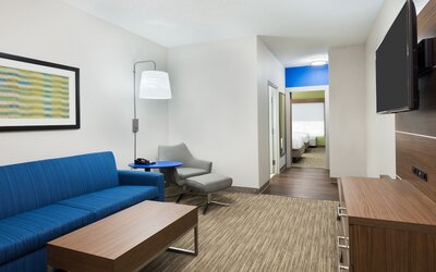 Holiday Inn Express & Suites Columbus Airport East by IHG