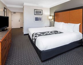 La Quinta Inn & Suites by Wyndham Buena Park