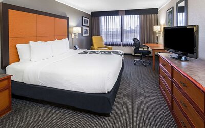 La Quinta Inn & Suites by Wyndham Buena Park