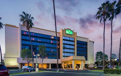 La Quinta Inn & Suites by Wyndham Buena Park