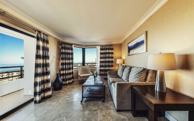 The Waterfront Beach Resort, A Hilton Hotel