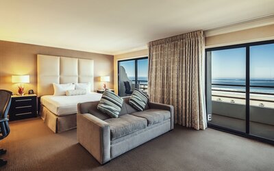 The Waterfront Beach Resort, A Hilton Hotel