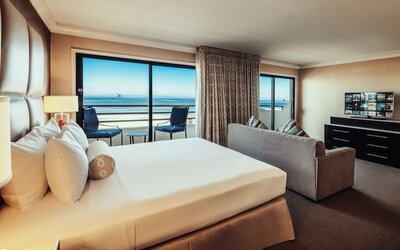 The Waterfront Beach Resort, A Hilton Hotel