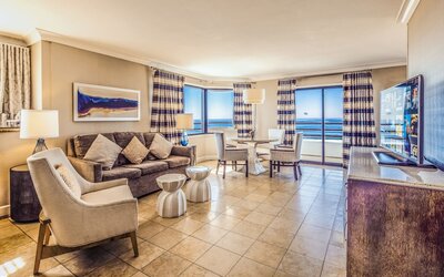 The Waterfront Beach Resort, A Hilton Hotel