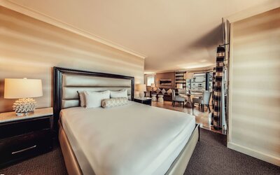 The Waterfront Beach Resort, A Hilton Hotel