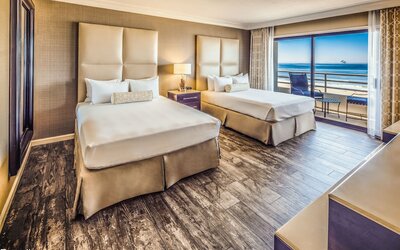 The Waterfront Beach Resort, A Hilton Hotel