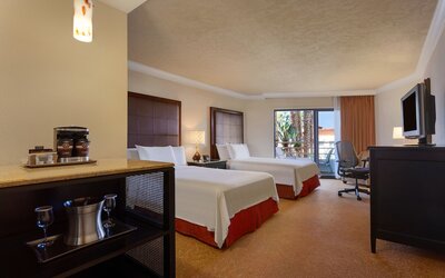 The Waterfront Beach Resort, A Hilton Hotel