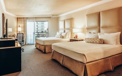 The Waterfront Beach Resort, A Hilton Hotel
