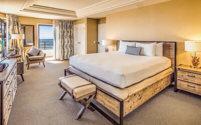 The Waterfront Beach Resort, A Hilton Hotel