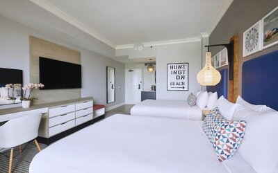 The Waterfront Beach Resort, A Hilton Hotel