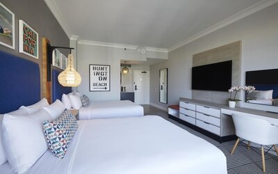 The Waterfront Beach Resort, A Hilton Hotel