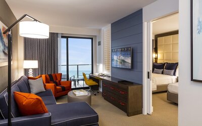 The Waterfront Beach Resort, A Hilton Hotel