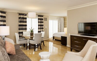 The Waterfront Beach Resort, A Hilton Hotel