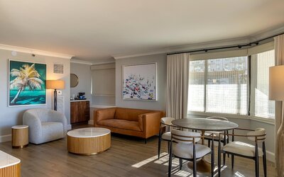 The Waterfront Beach Resort, A Hilton Hotel