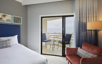 The Waterfront Beach Resort, A Hilton Hotel