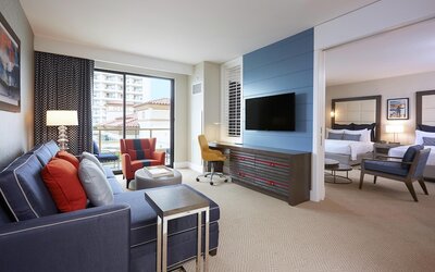 The Waterfront Beach Resort, A Hilton Hotel