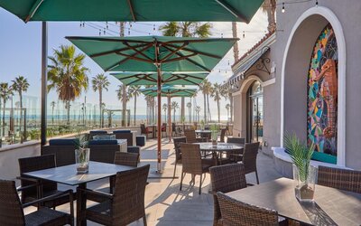 The Waterfront Beach Resort, A Hilton Hotel