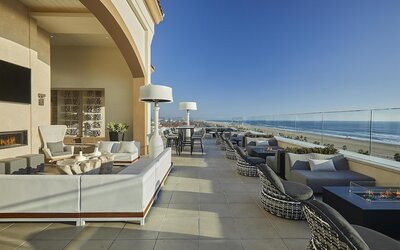 The Waterfront Beach Resort, A Hilton Hotel
