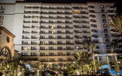 The Waterfront Beach Resort, A Hilton Hotel