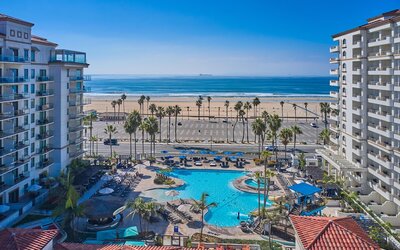 The Waterfront Beach Resort, A Hilton Hotel
