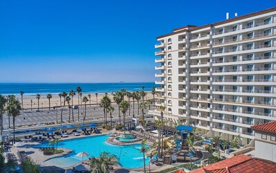 The Waterfront Beach Resort, A Hilton Hotel